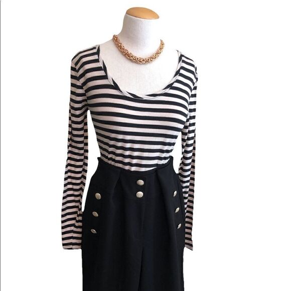 Tops - 💥💥Black and white striped t-shirt with long sleeves💥💥
